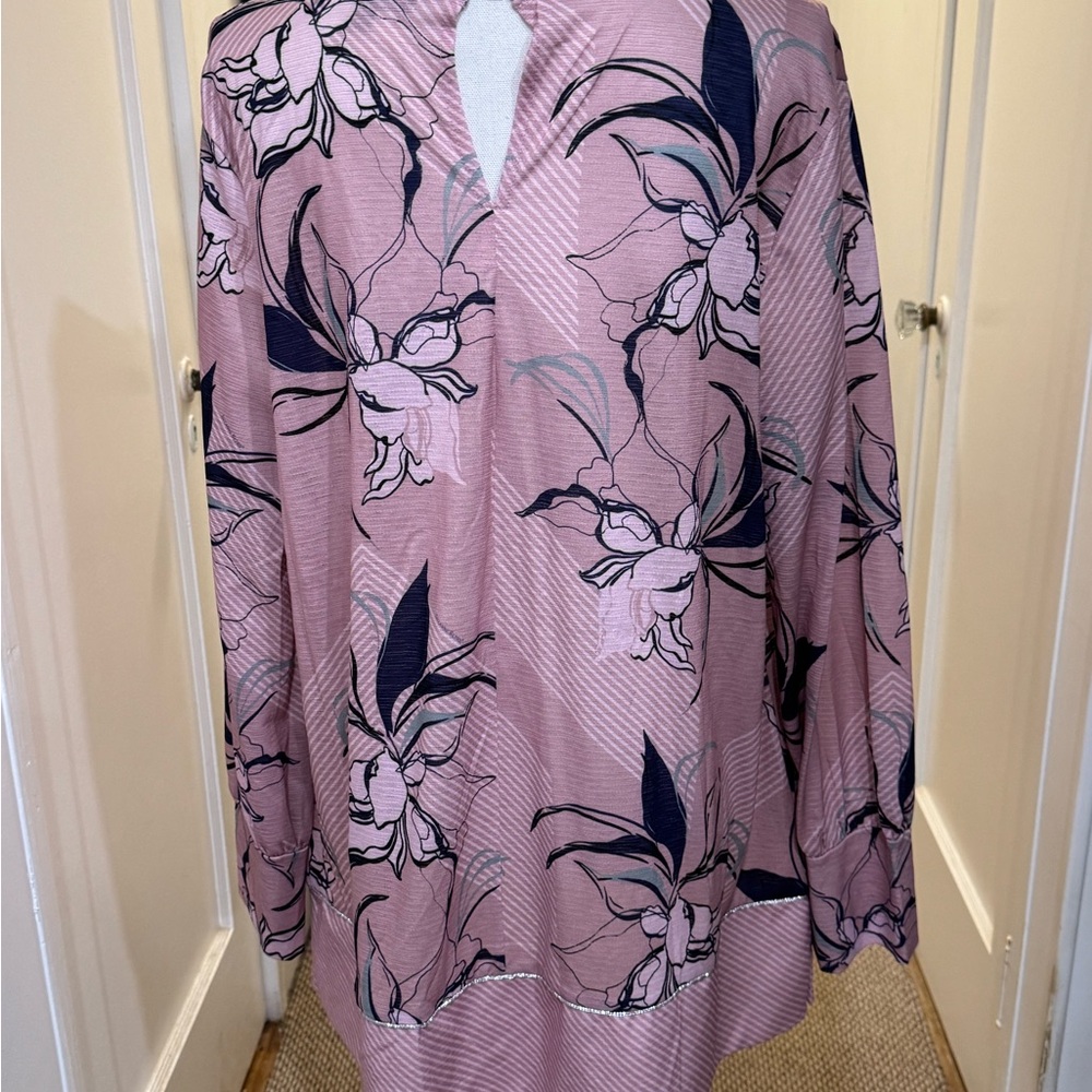 Pink long sleeve oversized blouse with mock neck and peter pan collar - Picture 4 of 4